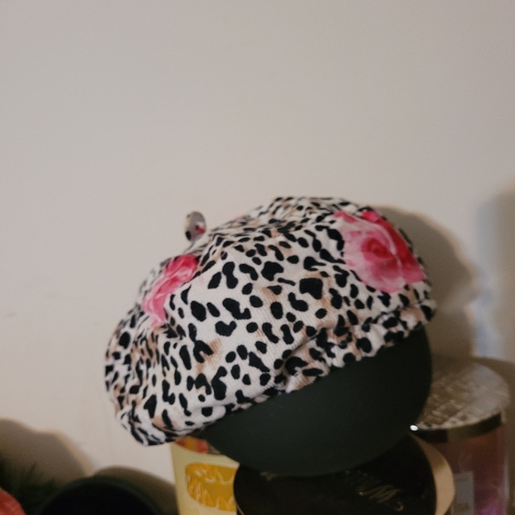 LOT of 4 Girl's Hats - Picture 5 of 6